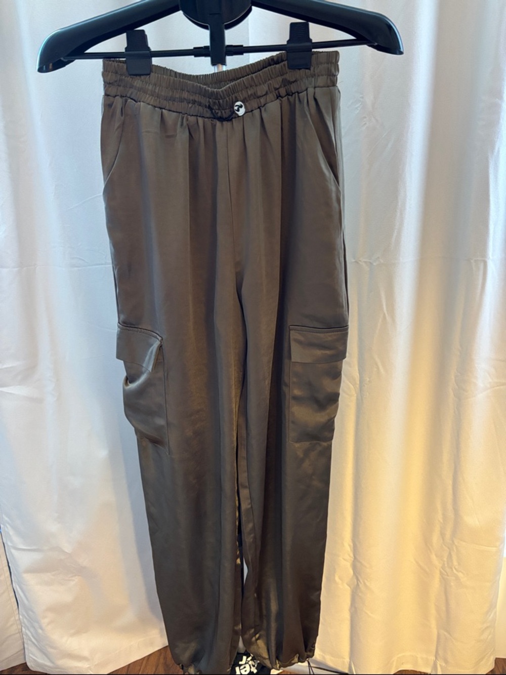 SUPERDOWN by Revolve Relaxed Cargo Drawstring Pants in Olive Brown Size S